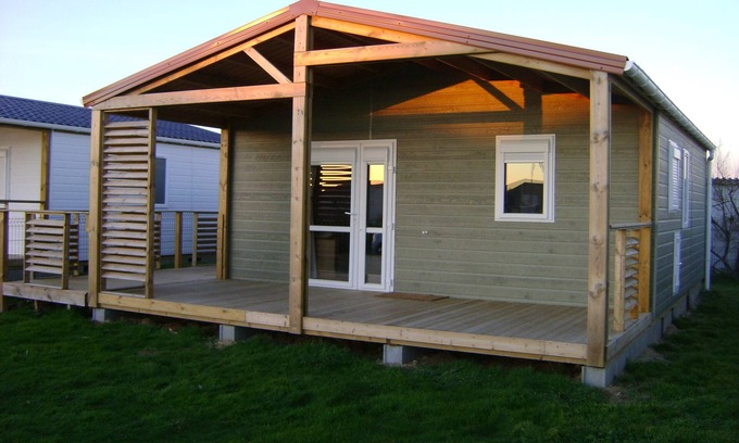 Grandcamp-Maisy Ski Chalet | Seaside comfortable cottage near the Normandy landing beaches