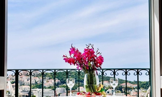 Gruz House | Seaside Dalmatian House in Dubrovnik with Excellent Sea View, Large Terraces