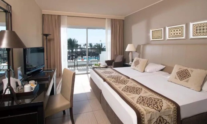 El Hadaba Hotel | Seaside Resort w/Stunning Views, Full Spa & Family Amenities l 3 Rooms