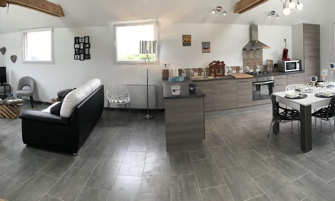 Tredrez-Locquemeau Cottage | Seaside gîte for 4 people