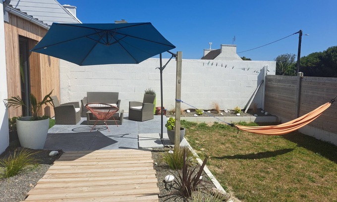 Plouescat House | Seaside house. the sea on both sides of the street. ideal for the ballades