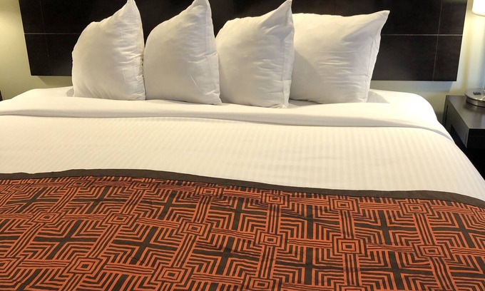 Marina District Hotel | Seaside Inn