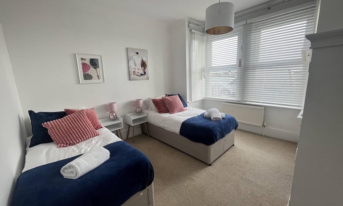 Southwick Apartment | Seaside Retreat in Shoreham with sauna & spa hire