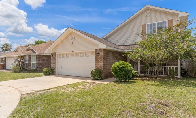 Navarre House | Seaside Sanctuary close to Navarre Beach!