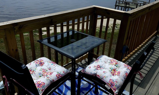 Edenton Apartment | Seaside Serenity on the Sound