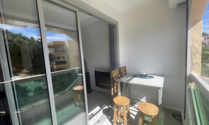 La Faviere Apartment | Seaside studio in La Favière-Bormes - Private parking