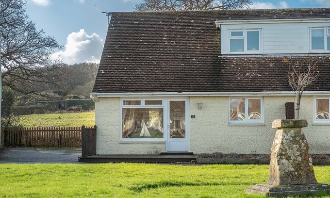 Seaview House | Seaview Beach Cottage, 3 Bedrooms Sleeps 5 200 Yards From The Beach