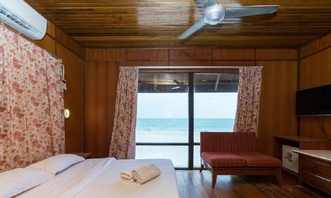Lubok Buaya Cottage | Seaview Chalet #5 Beachfront Cenang Beach Langkawi