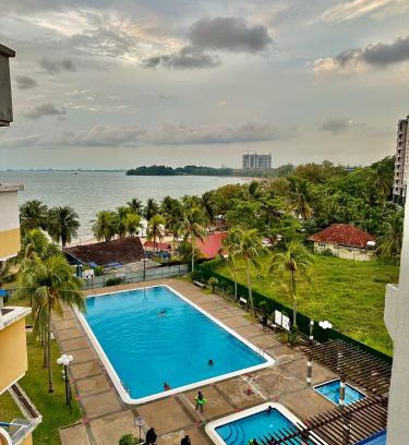 Tanjung Tanah Merah Apartment | Seaview PD Teluk Kemang Homestay