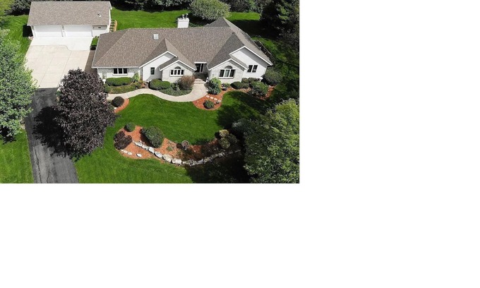 Holcomb House | Secluded 3 bedroom luxury home with 3 car garage.