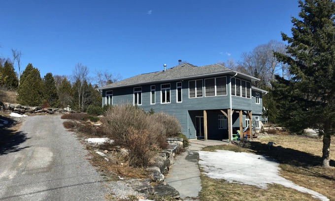 North Kawartha House | Secluded 4-Season Country Home - Lake+Hot Tub+EV. Pet Friendly!