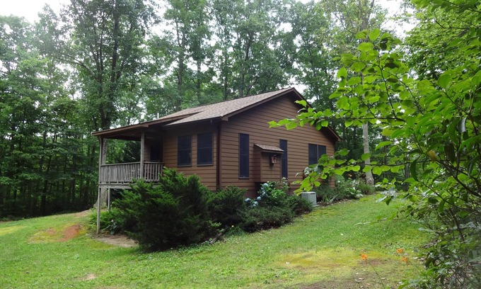 Dyke Cabin | Secluded cabin for 2 in Blue Ridge Mountains, 2 nite minimum weekends