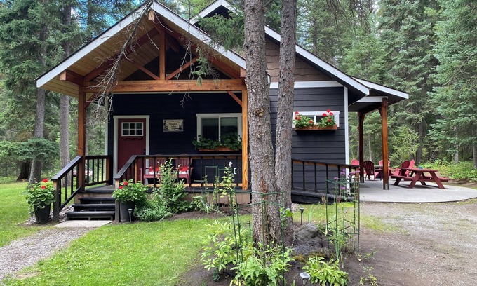 Martin City Cabin | Secluded Cabin Near Glacier Park and Big Mountain