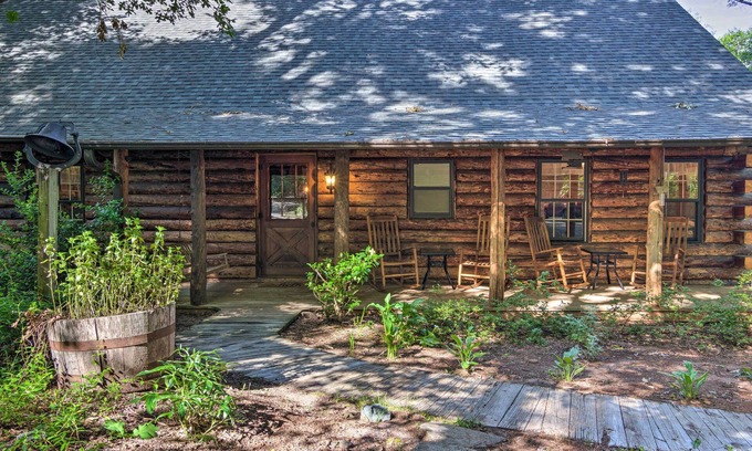 Pickens Cabin | Secluded Cabin w/Spacious Kitchen & Dining Area!