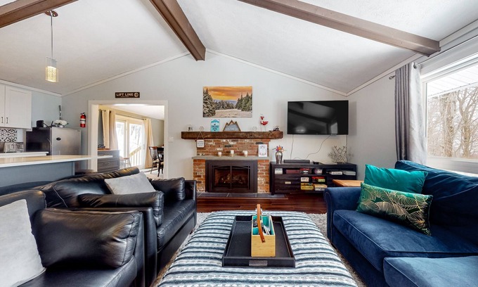 Wilmington House | Secluded dog-friendly home with two living rooms, chef's kitchen, smart TVs, W/D