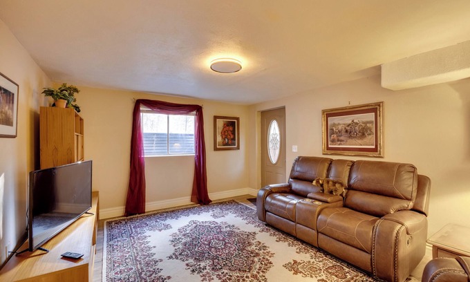 Elizabeth Apartment | Secluded Elizabeth Apt on 3 Acres: Pets Welcome!