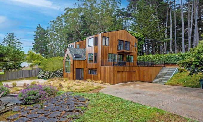 Montara House | Secluded Forest Oasis - Your Ultimate Retreat Awaits!