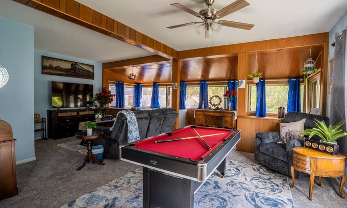 Berkeley House | Secluded in the City! New remodeled 2 bedroom near Berkeley Lake, pet friendly.