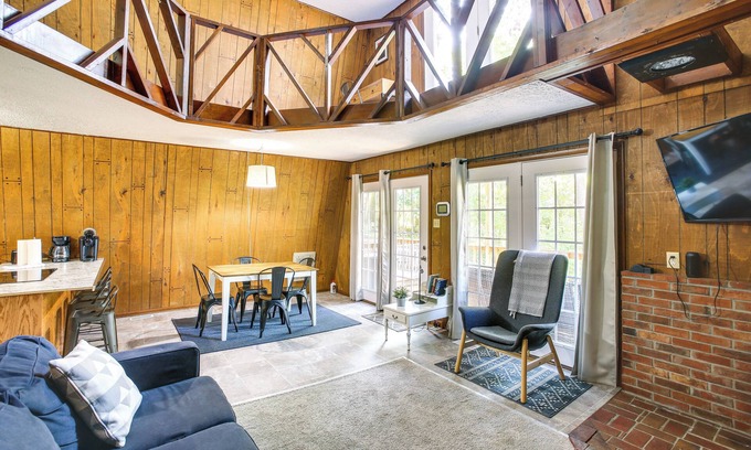 Jamestown Cabin | Secluded Jamestown Cabin w/Fire Pit!