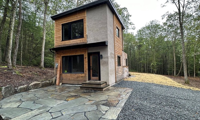 Eldred Cabin | Secluded modern cabin with hot tub
