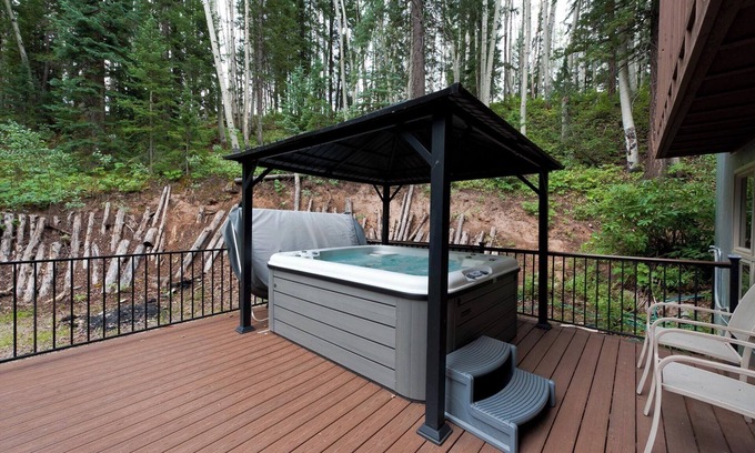 Columbine Lake House | Secluded Mountain Home - 1 Mile to Purg - Hot Tub/Ping Pong Table/Lake Access