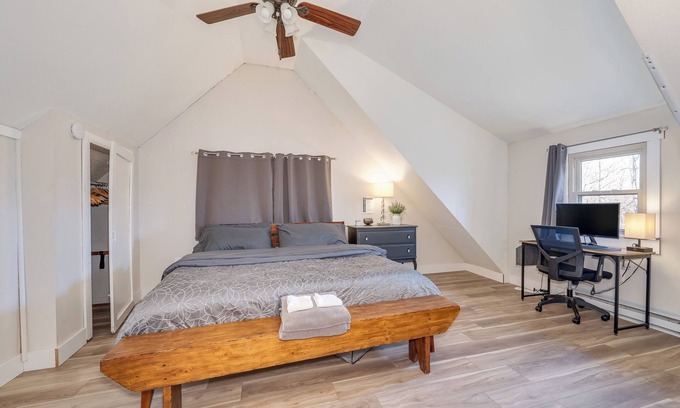 Berkeley Springs Cabin | Secluded Pet-Friendly High-Tech Log Cabin in the Woods