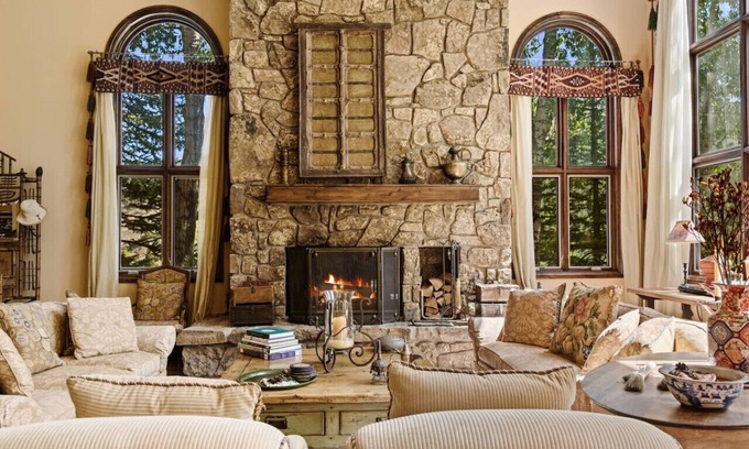 Avon House | Secluded Single Family Home In BC, Views, Hot Tub