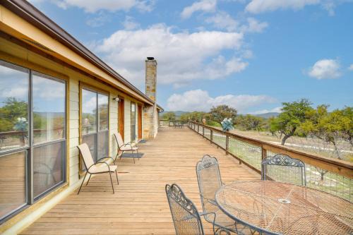 Medina House | Secluded Texas Hill Country Vacation Rental - Deck