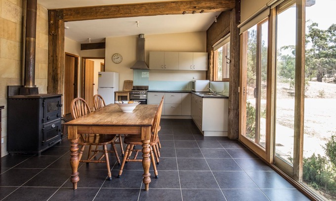 Bellbrae Cabin | Secluded three bedroom mud brick cabin adjacent to the Great Otway National Park