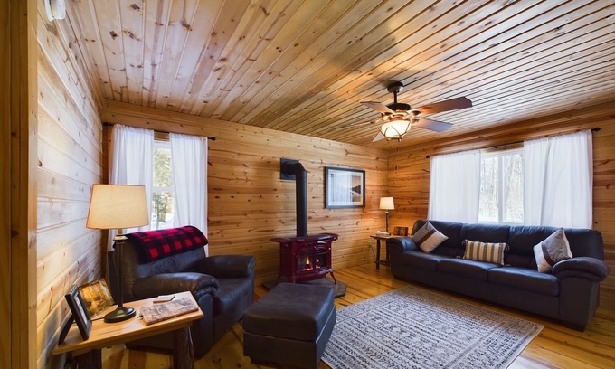 Munising Cabin | Secluded Yet Close to Munising-Moose Tracks
