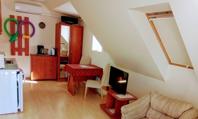 Heviz Apartment | Second floor studio apartment. In the centre but in a quiet street.
