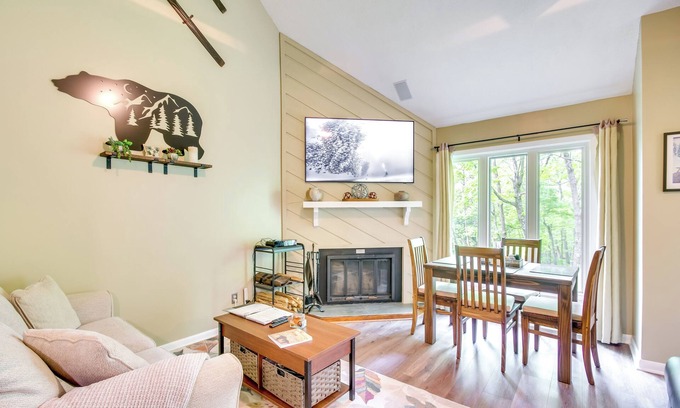 Wintergreen Condo | Second-Floor Condo w/Community Pool Access!