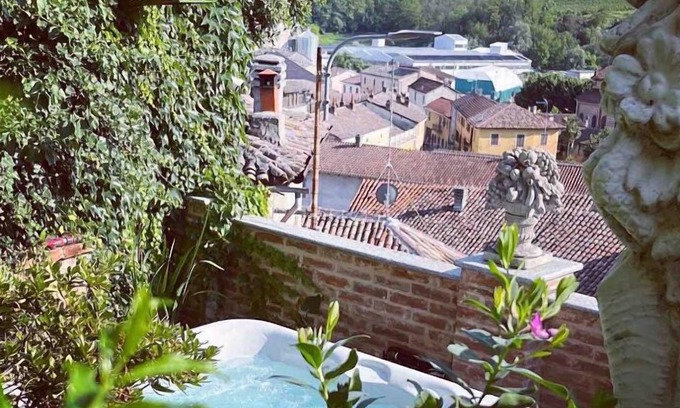 Ottiglio Apartment | "Secret Garden with a View" at Ai Leoni Ruggenti!