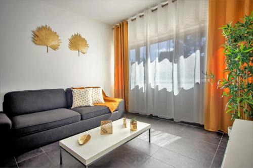 Calicos Apartment | SecretView