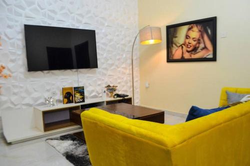 Ojokoro Apartment | SEGXYCOLD VALLEY OASIS Elegant 2-Bedroom Apartment