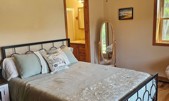 Palmyra House | Selah Cabin