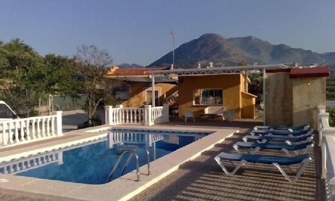Callosa d' En Sarria Cottage | Self catering Villa Micleta for 11 people