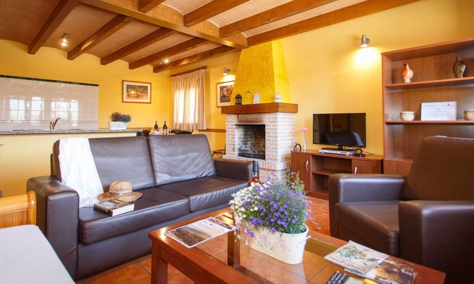 Paredes de Buitrago Ski Chalet | Self catering El Bulín de Paredes for 5 people