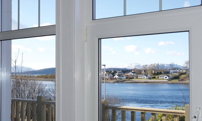 Connel Apartment | Self catering apartment with fantastic views over the sea.