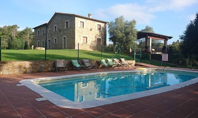 Porqueres Cottage | Self catering Mas Solaric for 10 people