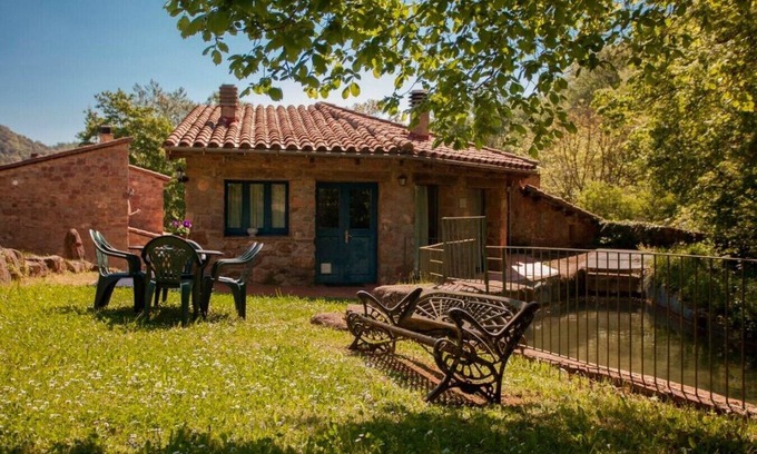 Riudaura Cottage | Self catering Molí de Dalt for 4-6 people with heated communal pool