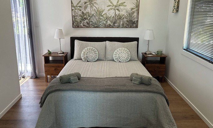 Kooralbyn Apartment | Self Check In, getaway with stunning views of Boomerang Lagoon and Mt Kooralbyn.