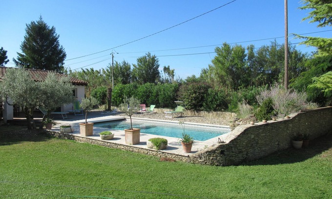 Saumane-de-Vaucluse Apartment | Self-contained apartment with swimming pool