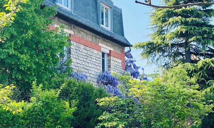 Meudon Apartment | Self-contained apartment in guest house - Near Paris
