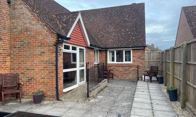 Figheldean House | Self contained large annexe near Stonehengenn