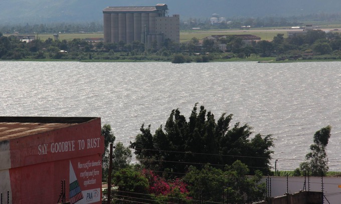 Kisumu Apartment | Self contained rooms with private shower & rooftop kitchen with lake views