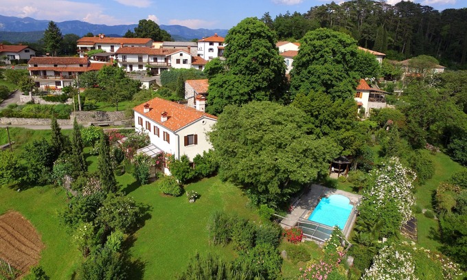 Slap House | Semi-detached house, Sub-Mediterranean Garden Estate, Panoramic Views, Pool, Art