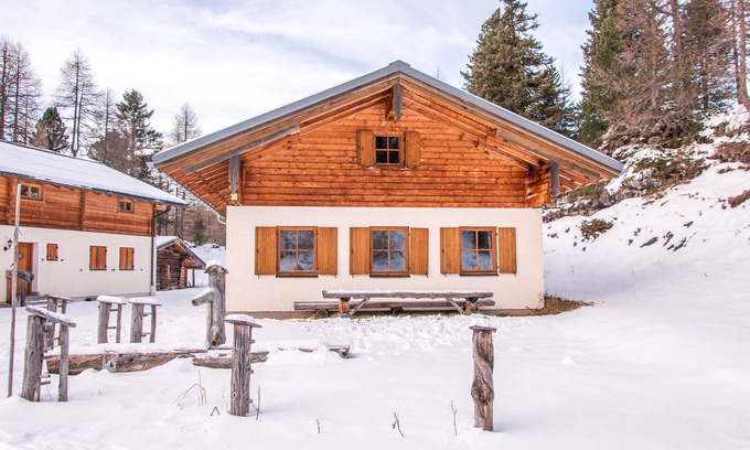 Untertauern Ski Chalet | "Sennhütte" quietly situated alpine hut in Obertauern with Swiss stone pine sauna