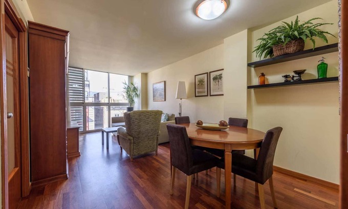 Sant Antoni Apartment | Sepulveda - RamblasRentals Stylish Bright 3BR New Catalan Flat 10m Ramblas - Parking - Wifi