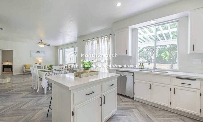 Palmdale House | Serene and Elegant Estate On Racquet Ln #42183